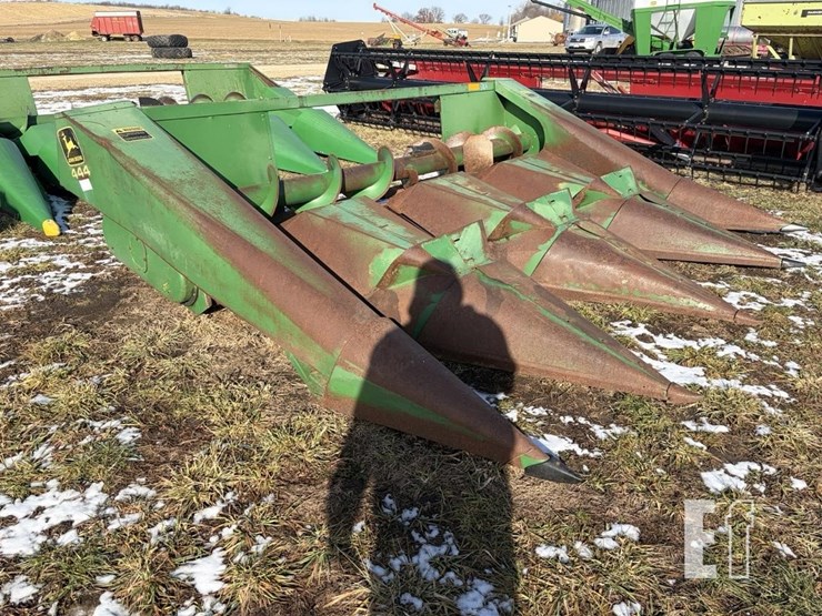 john-deere-444-image-4