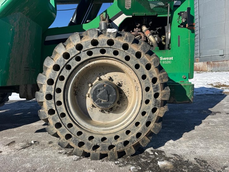 2013-sky-trak-6042-image-27