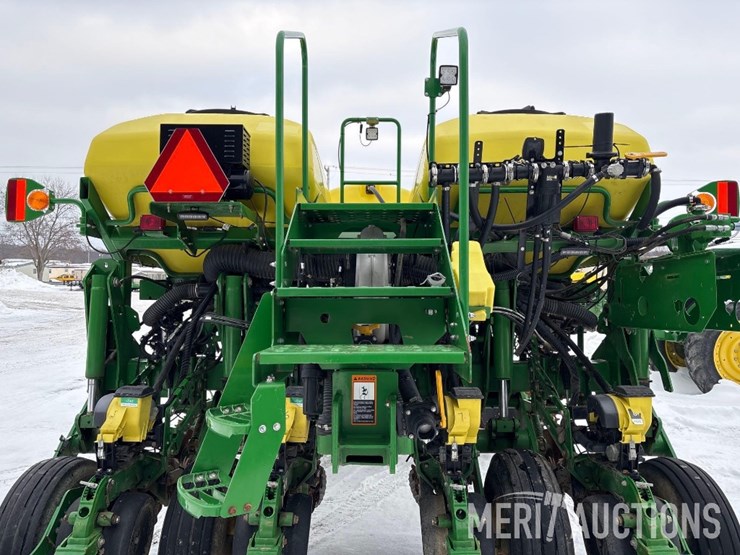 2016-john-deere-1775nt-image-21