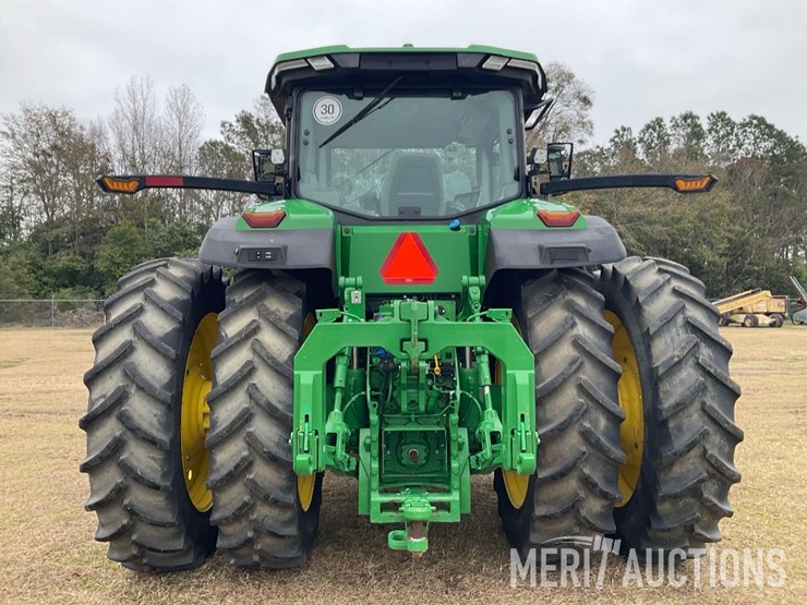 2023-john-deere-8r-370-image-4