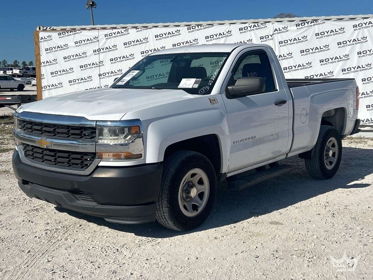2016-chevrolet-silverado-1500-image-1