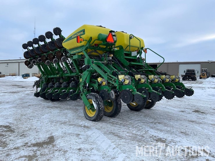 2012-john-deere-1790-image-3
