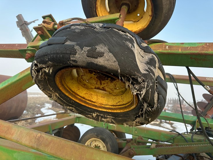 john-deere-630-image-12