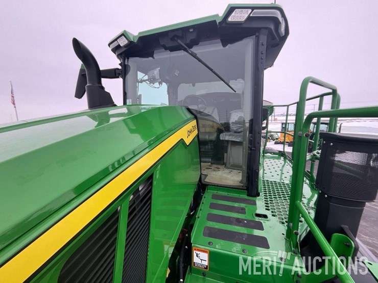 2023-john-deere-400r-image-35