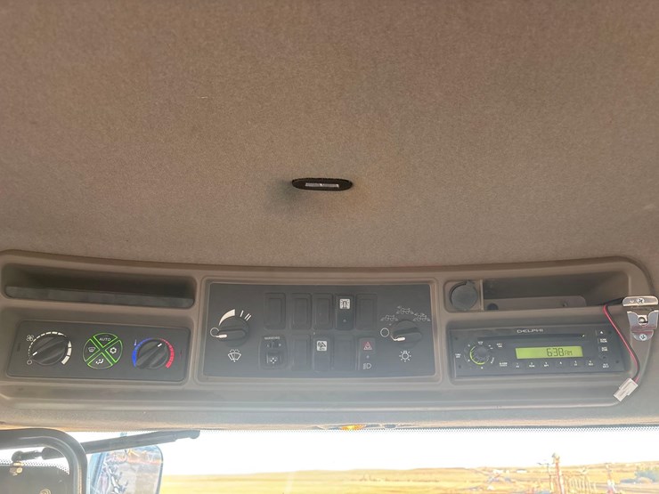 2013-case-ih-4430-patriot-sprayer-image-32