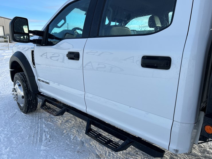 2021-ford-f550-image-13