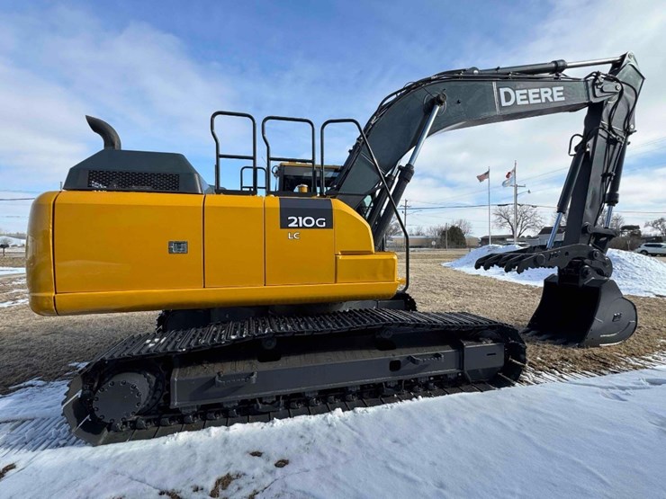 2019-deere-210g-image-7