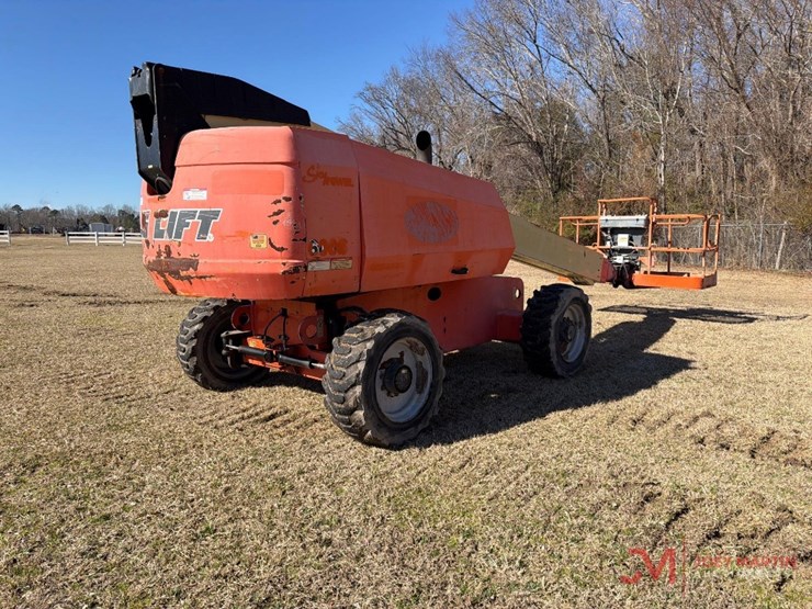 2015-jlg-600s-image-4