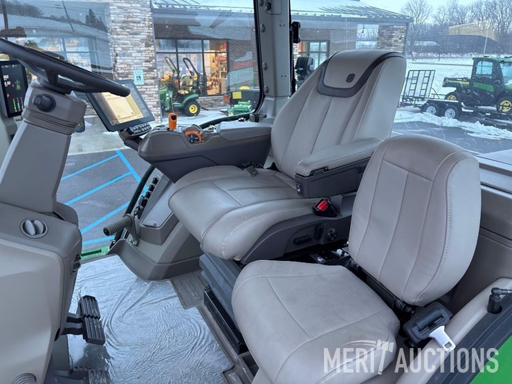 2024-john-deere-8r-370-image-42