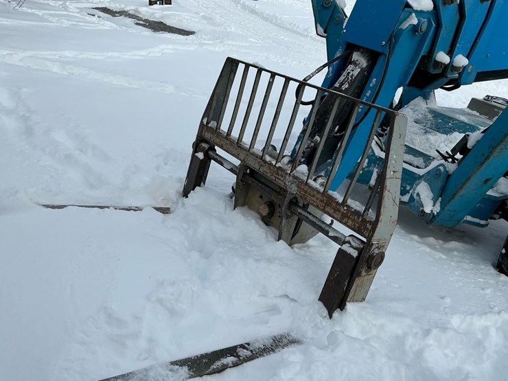 2006-genie-gth1056-image-25