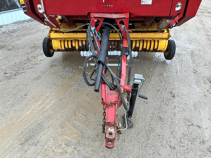 new-holland-br7060-image-10