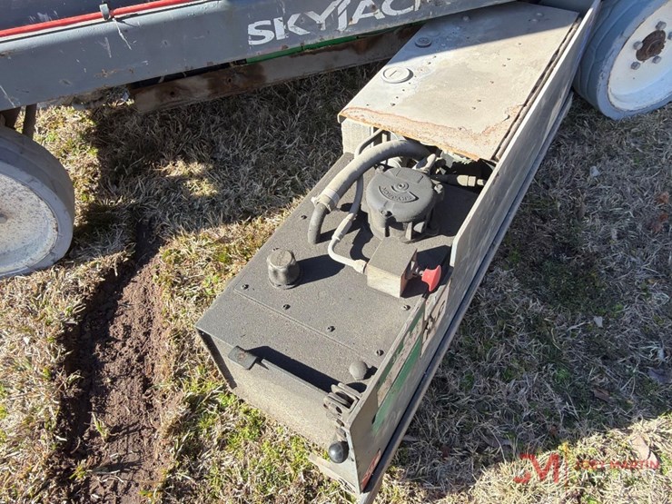 2017-skyjack-sj3226-electric-scissor-lift-image-7