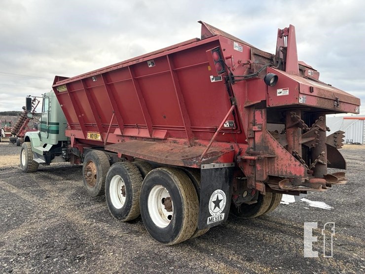 1992-freightliner-fld120-image-3