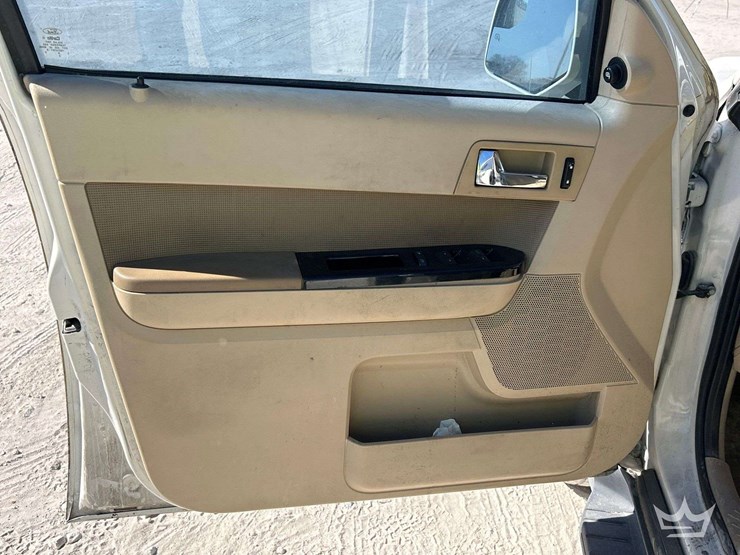 2012-ford-escape-image-11