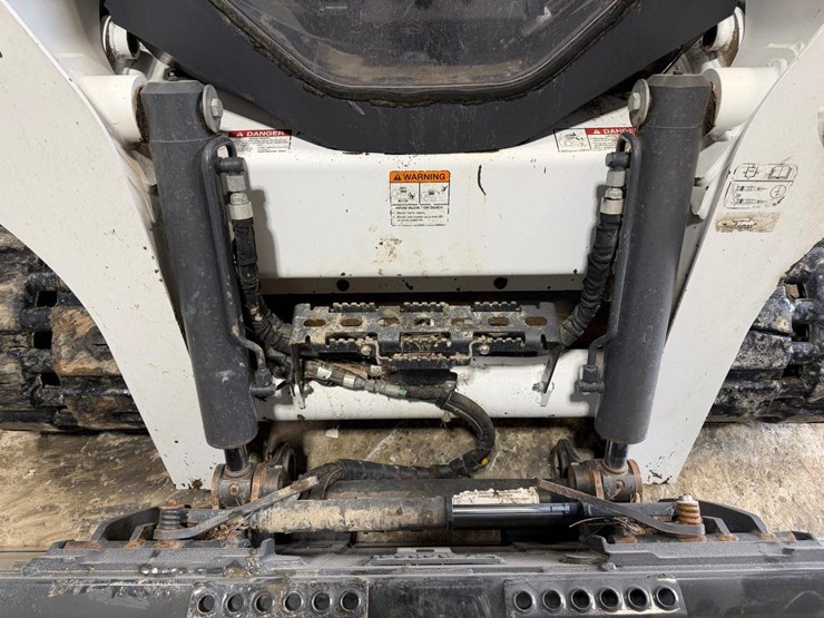2023-bobcat-t770-image-9