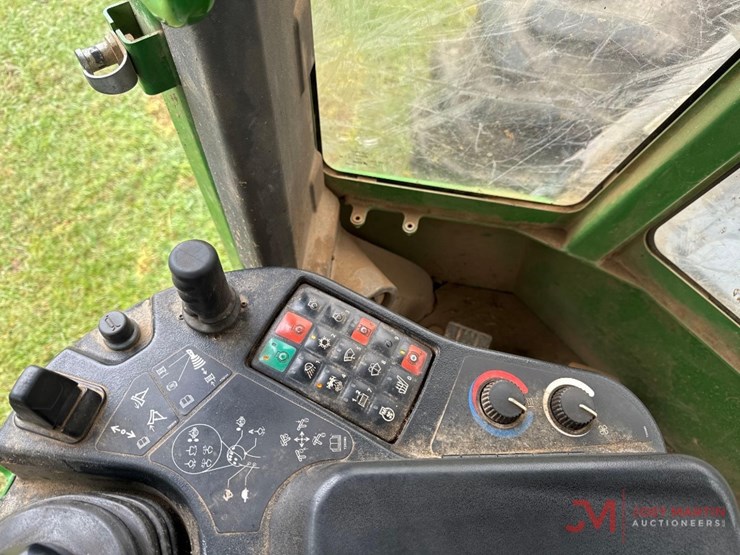 2018-deere-748l-image-21