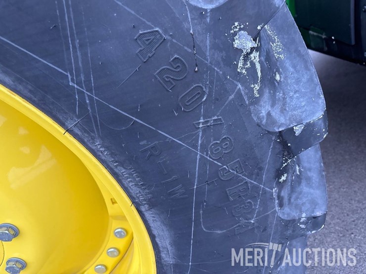 2024-john-deere-8r-370-image-15