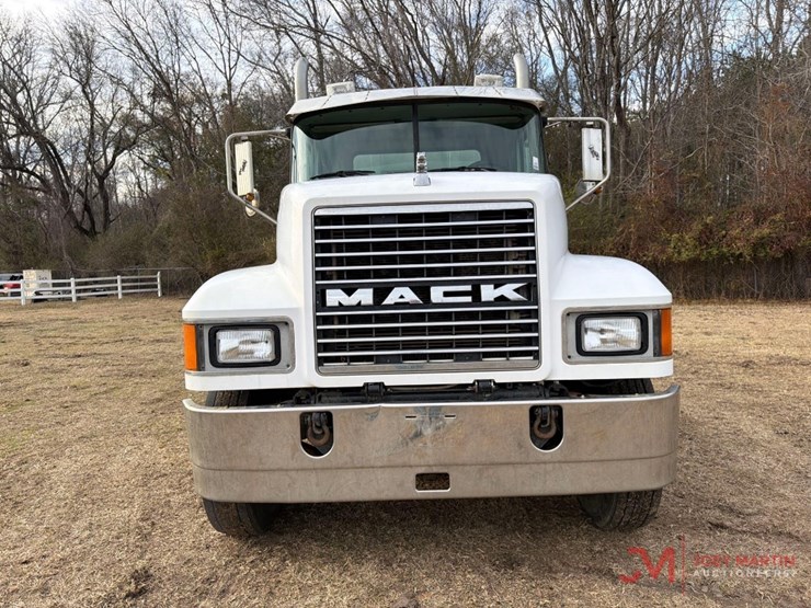 2006-mack-chn613-image-8