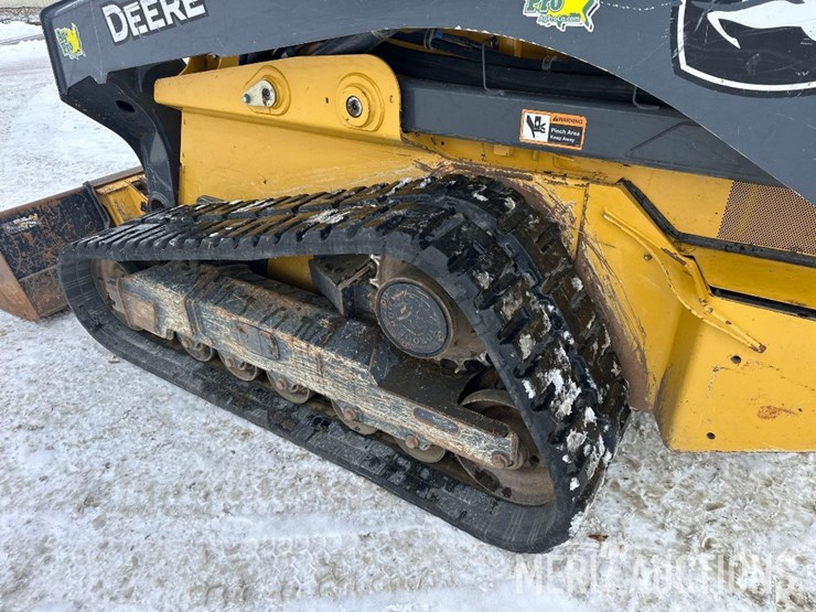 2021-deere-333g-image-15