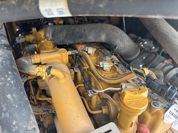 caterpillar-242d-image-44