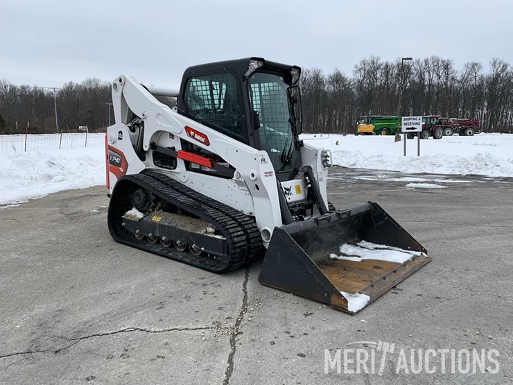 2024-bobcat-t740-image-7