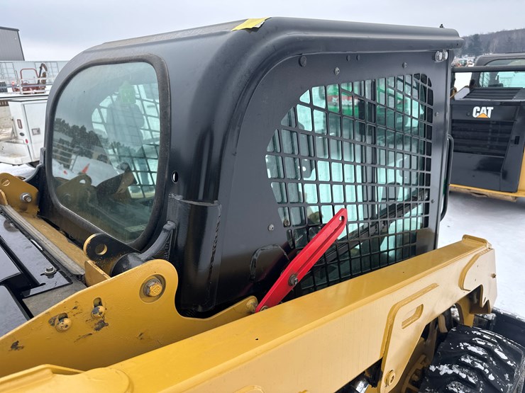 caterpillar-242d-image-11