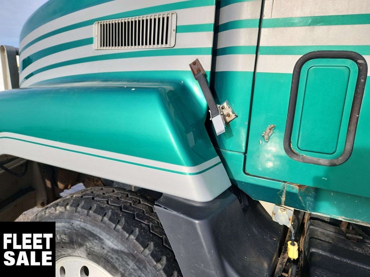 1993-mack-ch613-image-34