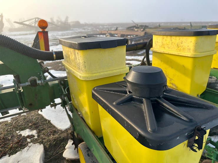 john-deere-1720-image-28