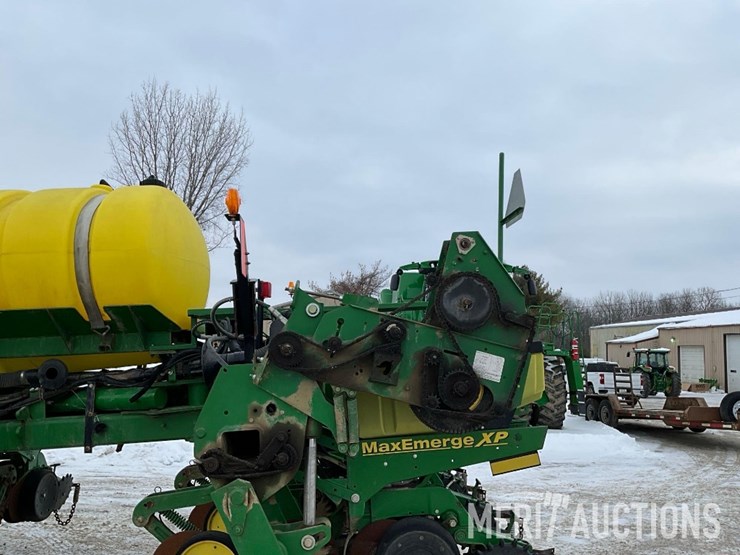 2013-john-deere-1770nt-image-18