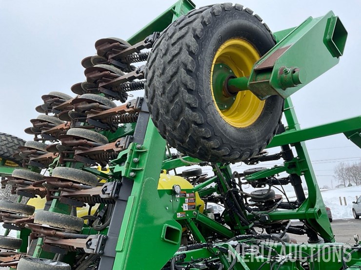 2012-john-deere-1990-image-35