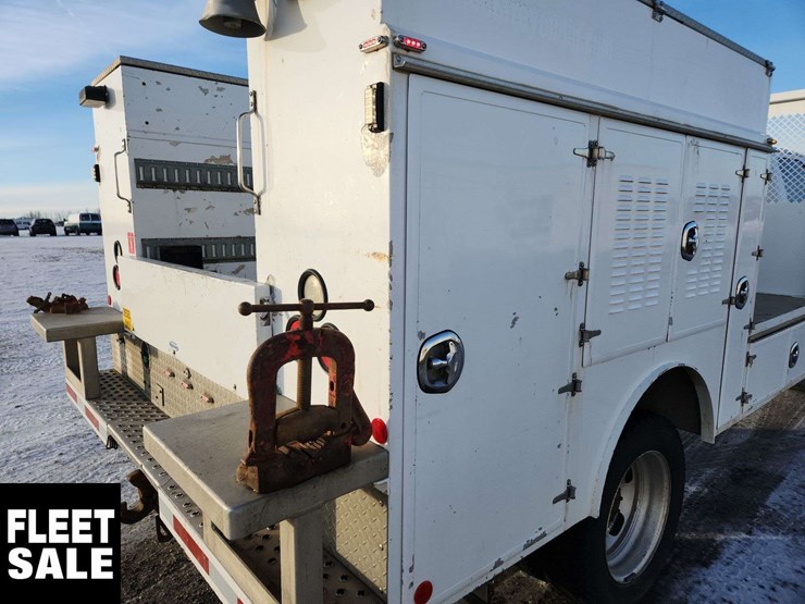 2015-ram-5500-4x4-s/a-service-truck-image-51