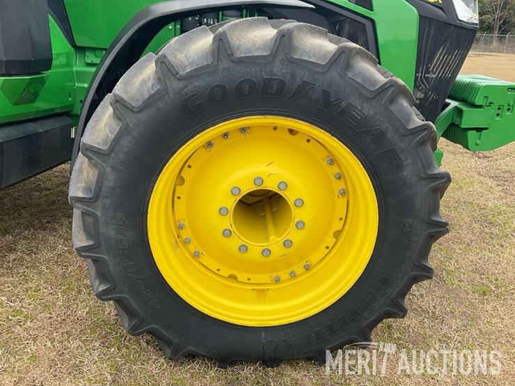 2023-john-deere-8r-370-image-36