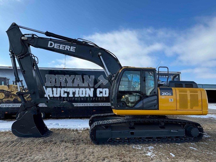 2019-deere-210g-image-2