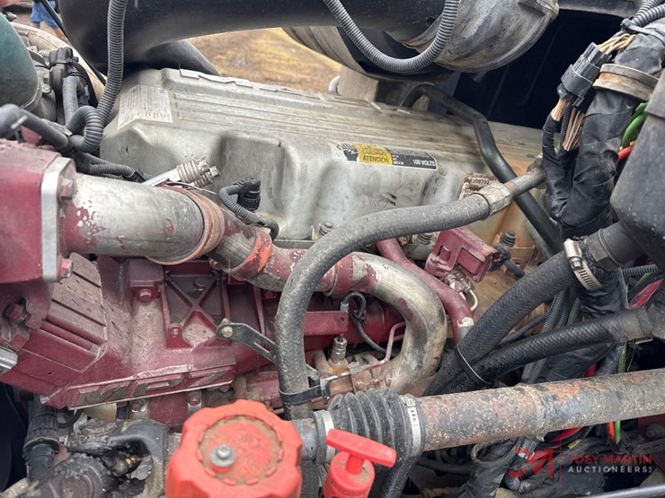 2010-mack-gu713-granite-roll-off-truck-image-27