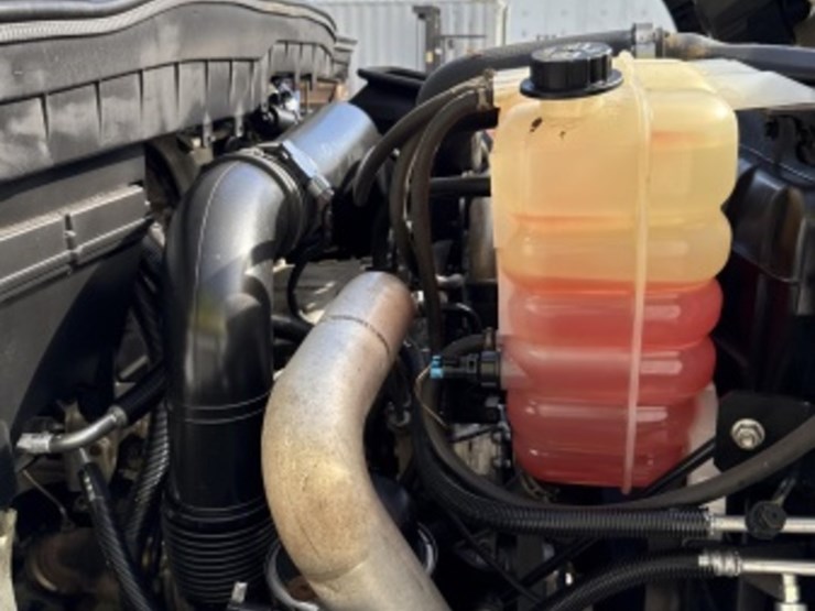 2012-international-7400-image-33