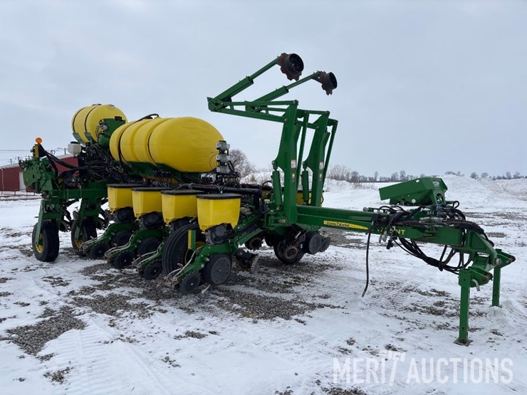 2015-john-deere-1775nt-image-7