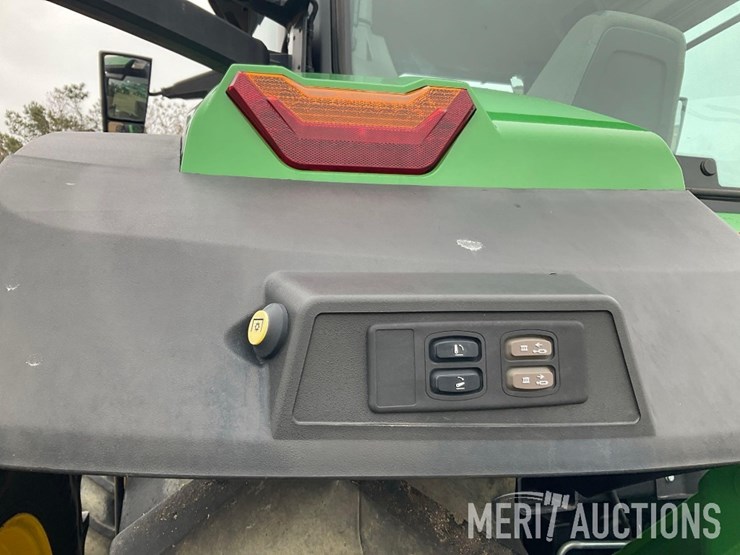 2023-john-deere-8r-370-image-22