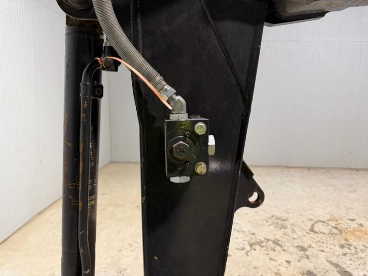 2020-deere-26g-image-10