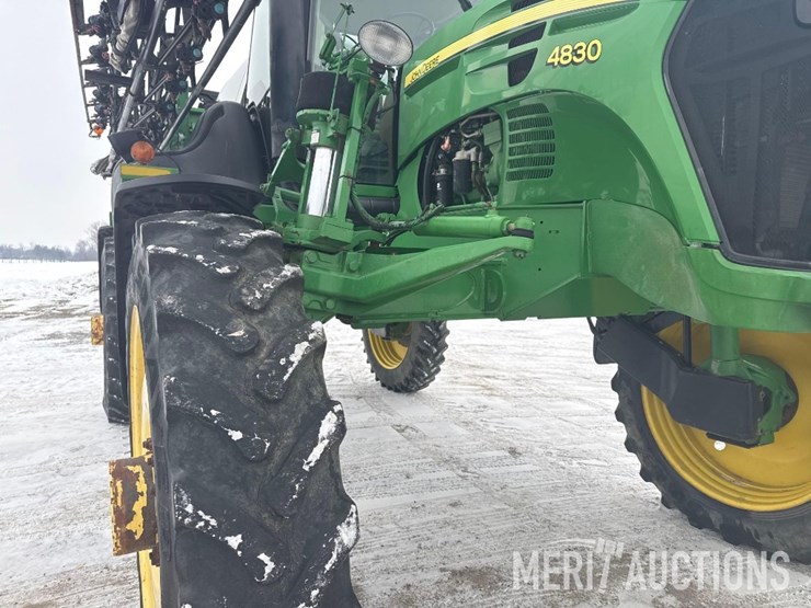 2010-john-deere-4830-image-42