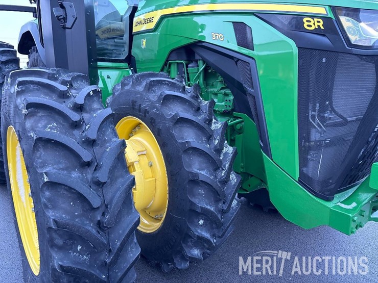 2024-john-deere-8r-370-image-39