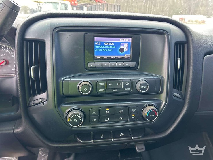 2015-chevrolet-silverado-2500hd-image-19