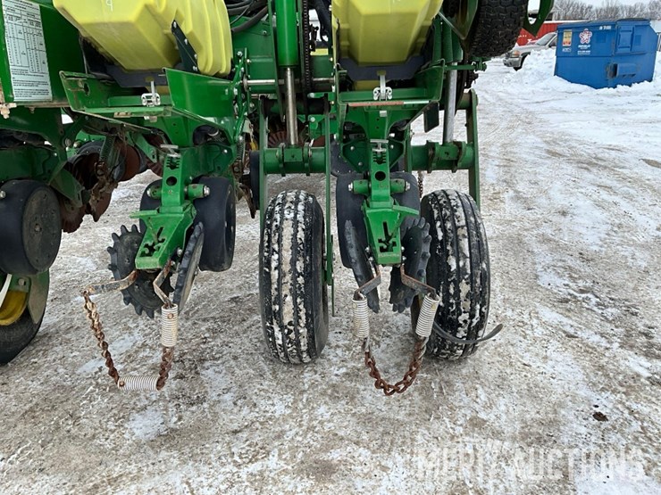 2013-john-deere-1770nt-image-23