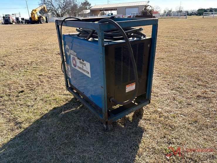 miller-dimension-652-electric-welder-image-3