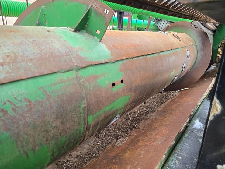 john-deere-220-image-7