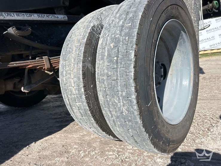 2014-ford-f550-image-27