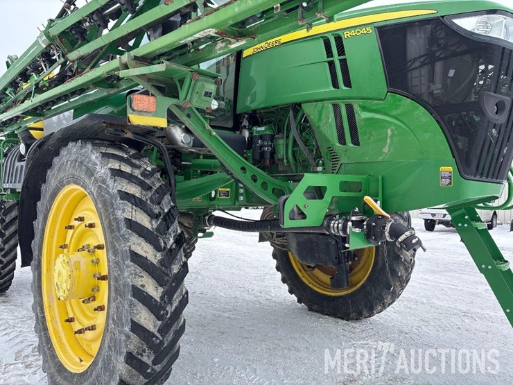 2018-john-deere-r4045-image-39