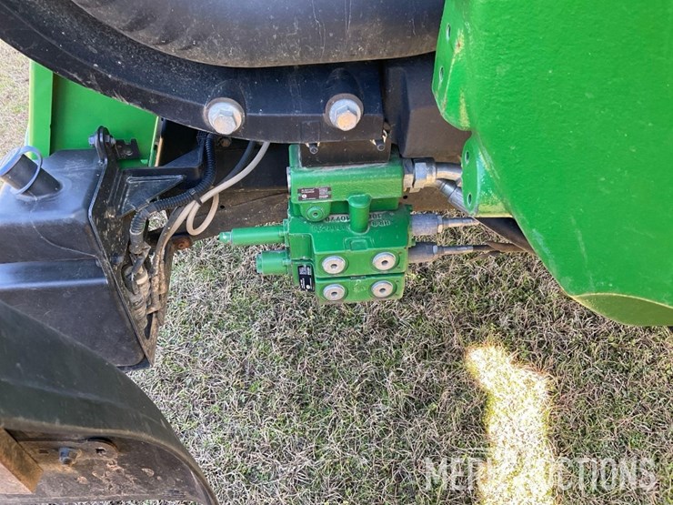 2021-john-deere-6120m-image-39