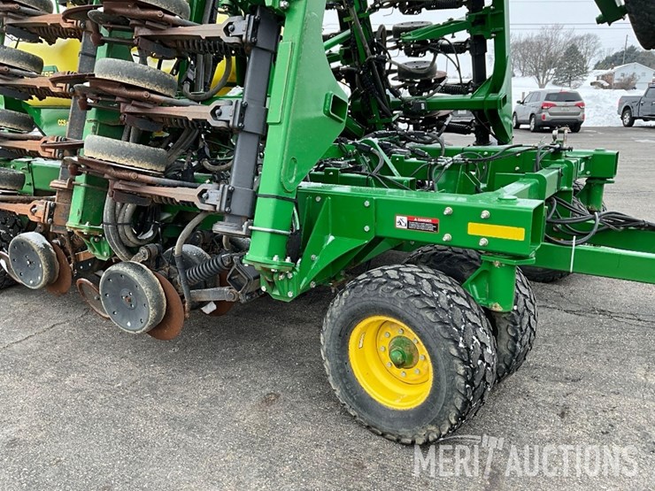 2012-john-deere-1990-image-34