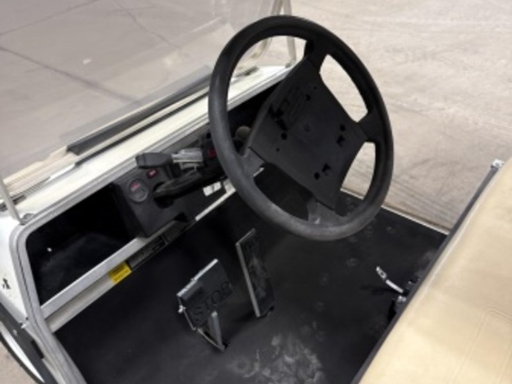 2010-club-car-carryall-1-image-17