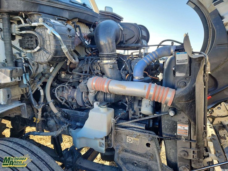 2024-peterbilt-579-image-35